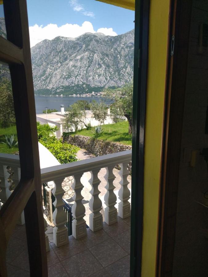 Apartment Ksenija Kotor Exterior foto